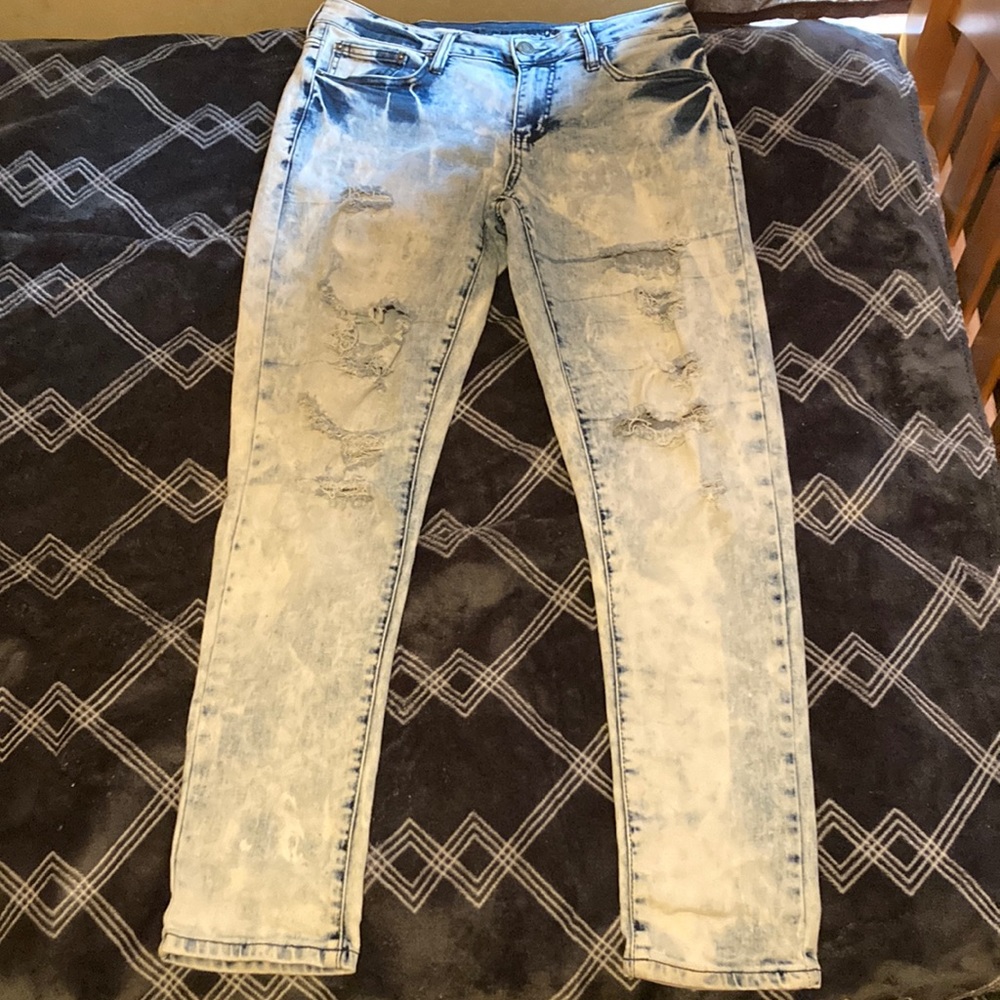 bought for a family party and only wore them 2 times